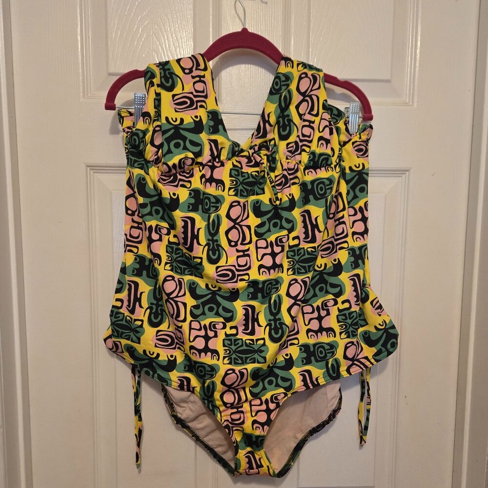 Pinup Couture - Vera Tiki Print Swimsuit